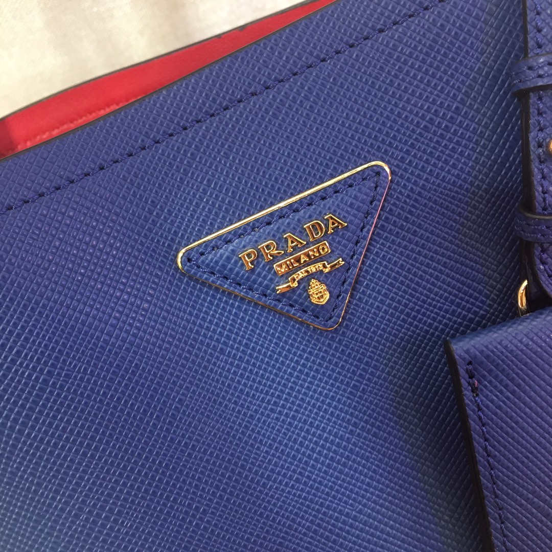 𝐏𝐑𝐀𝐃𝐀 Double handbag 1BA212