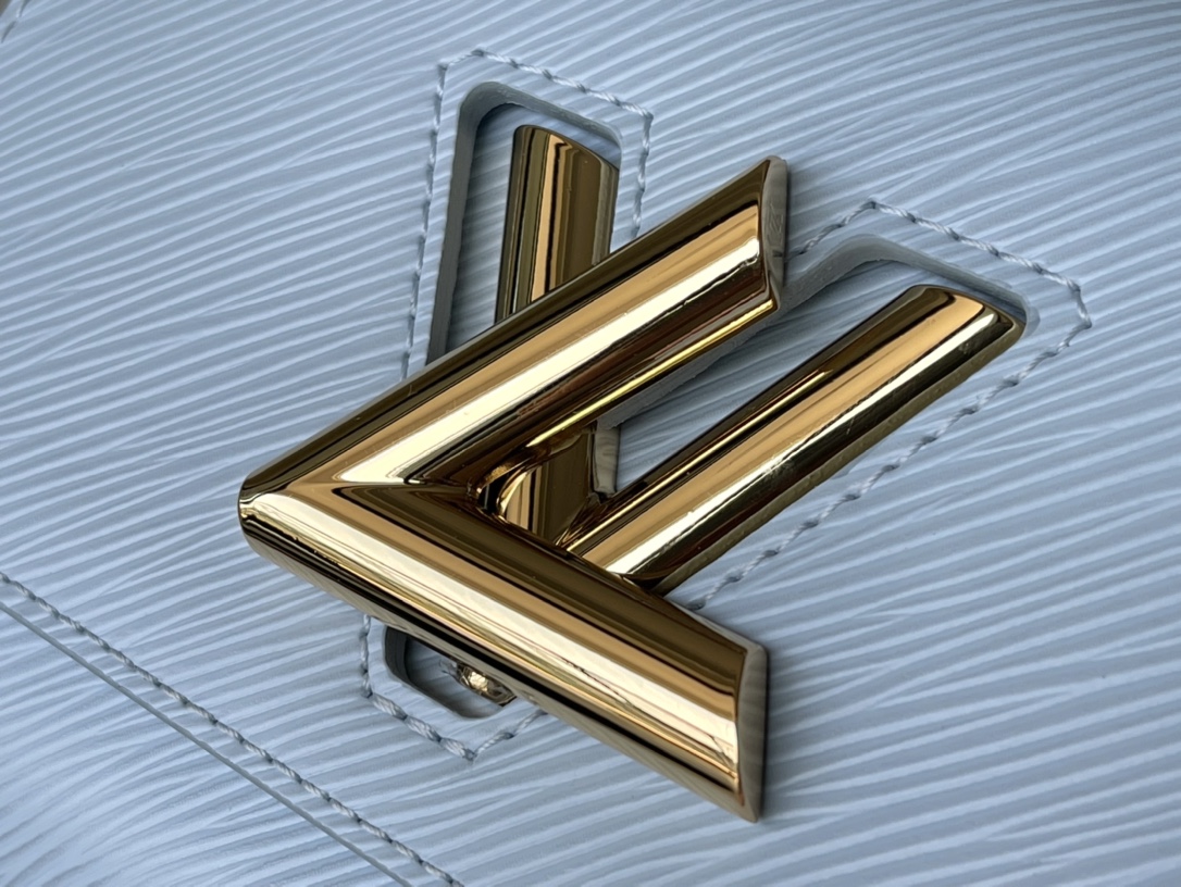 𝐋𝐎𝐔𝐈𝐒 𝐕𝐔𝐈𝐓𝐓𝐎𝐍 M22515 Twist Small Bag