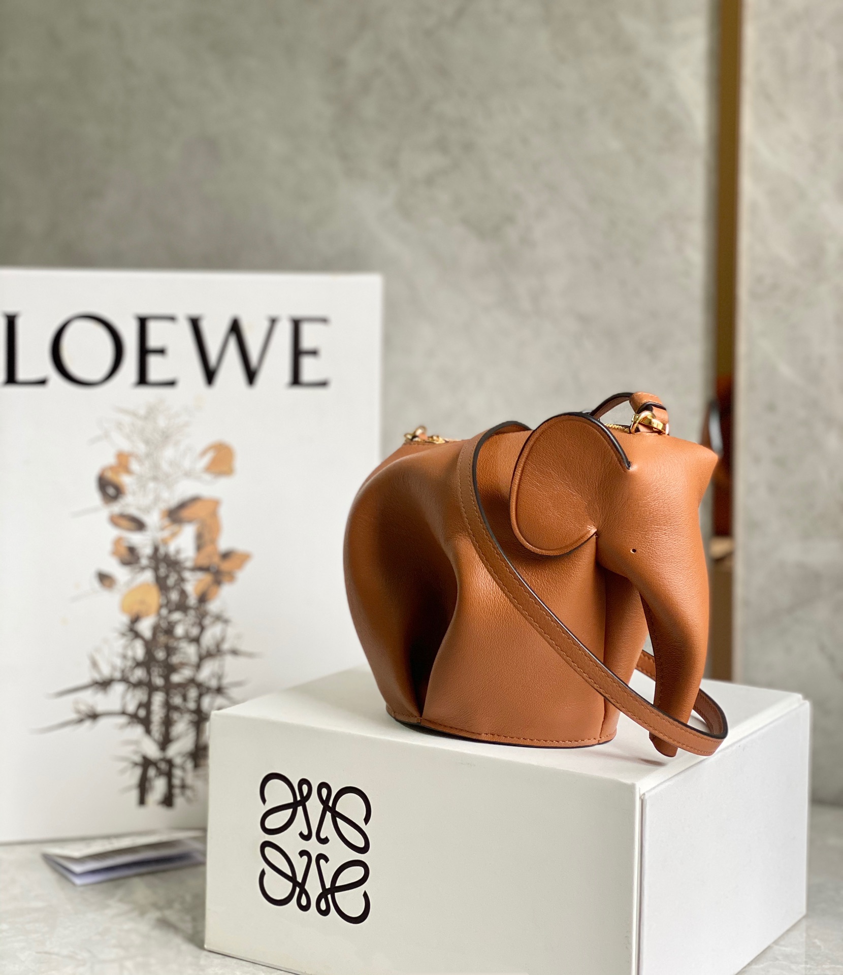LOEWE Luojia brown elephant 🐘 shoulder bag