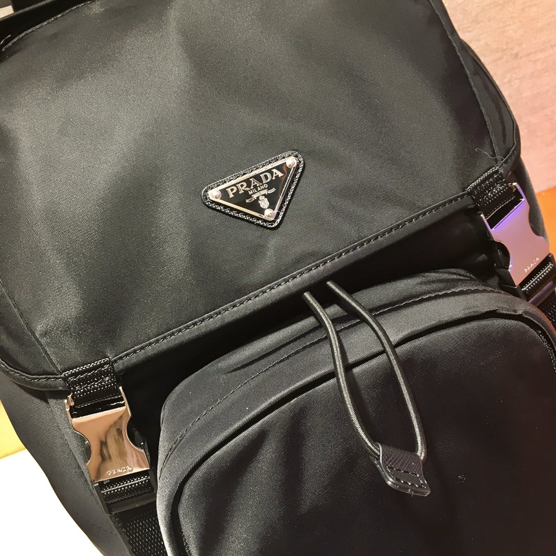 𝐏𝐑𝐀𝐃𝐀 New Shoulder Bag 2VZ135