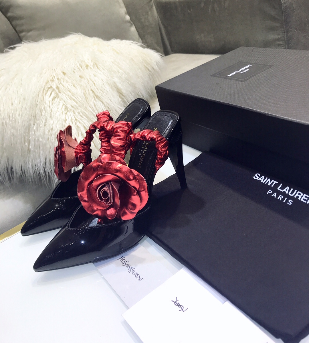 [Saint Laurent / Saint Laurent] YSL show live 18SS spring and summer show new ladies pointed high heels