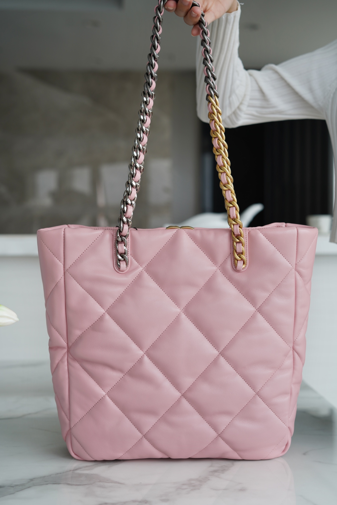 𝗖𝗛𝗔𝗡𝗘𝗟 𝟮𝟮𝗕 19𝑩𝑨𝑮 𝑻𝒐𝒕𝒆 Italy 🇮🇹 Level 1 [Box] Lambskin 🐑 Genuine Leather Cherry Blossom Pink
