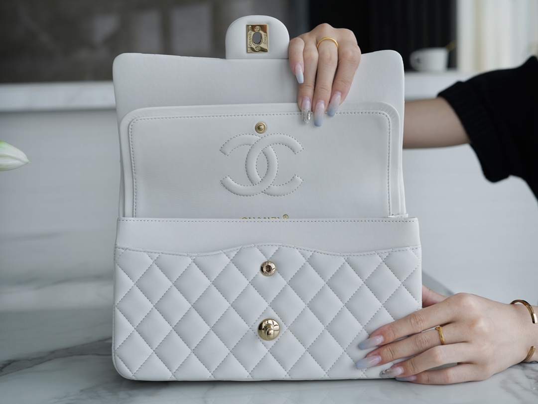 𝐂𝐇𝐀𝐍𝐄𝐋 Classic Flap Italy 🇮🇹 The 𝗚𝗥