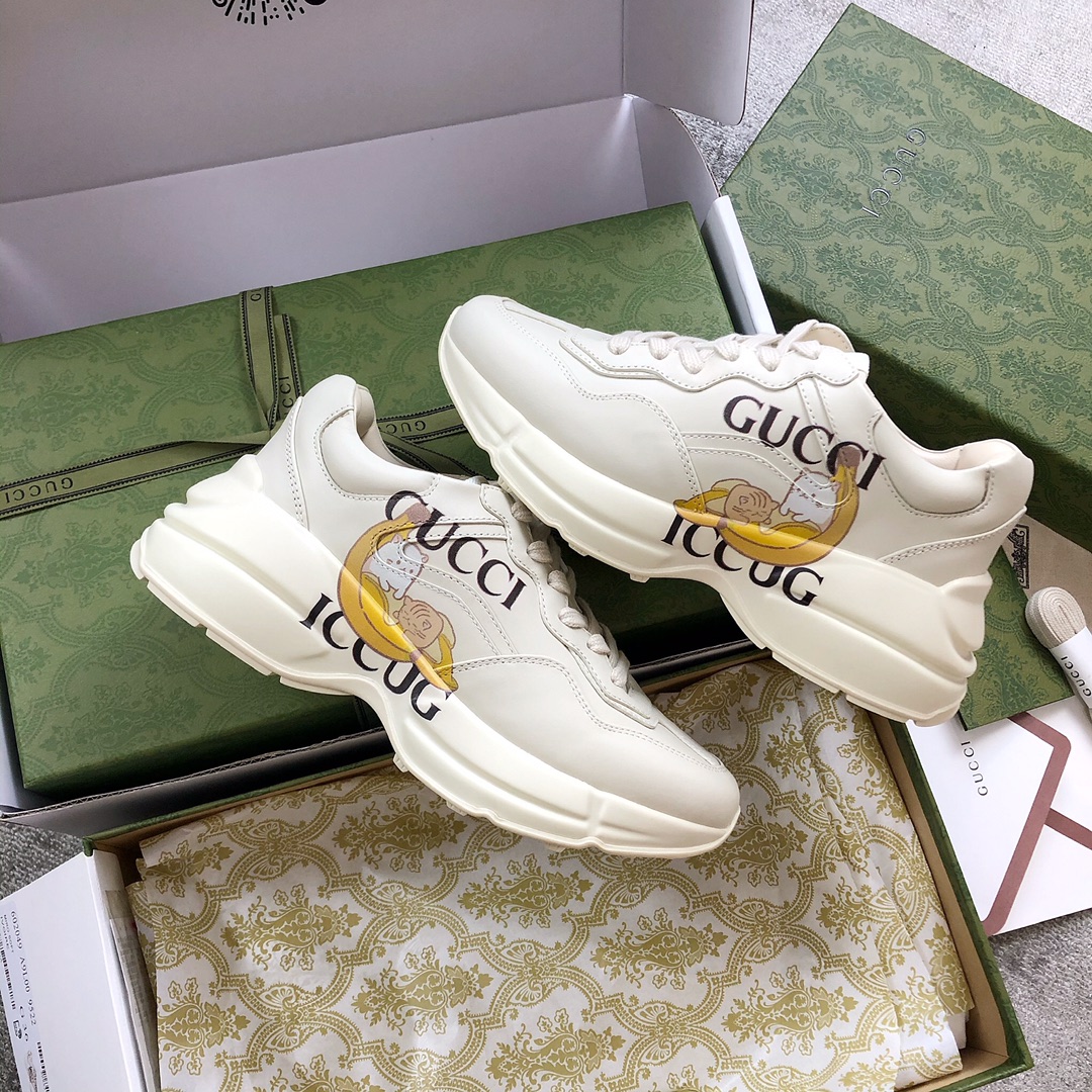 Gucci Pops This collection has a lot of flora and fauna elements Original material