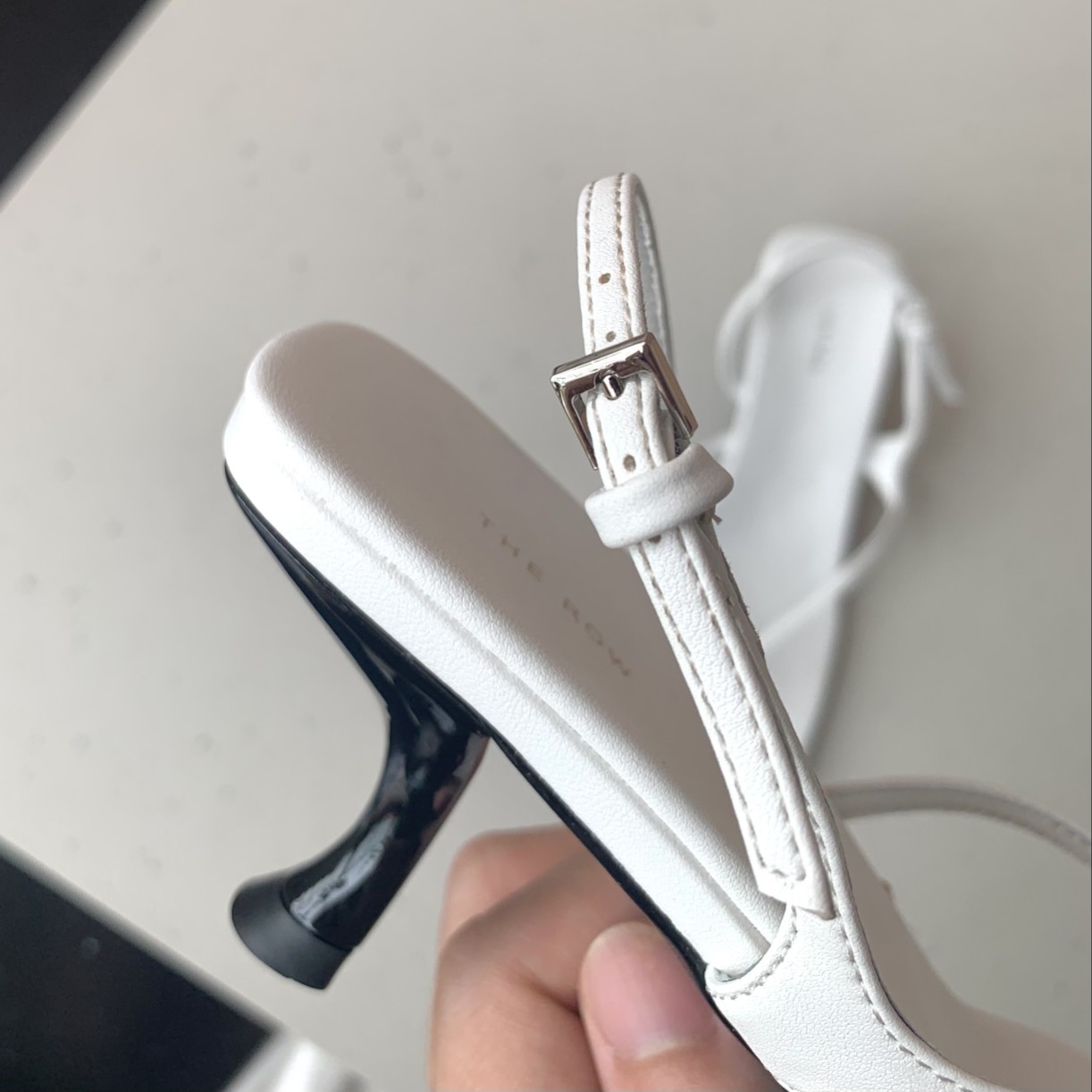 THE ROW | 𝟐𝟎𝟐𝟏/𝐒𝐒 𝐧𝐞𝐰 21/spring/summer clip-on sandals- Bespoke exclusive imported sheepskin