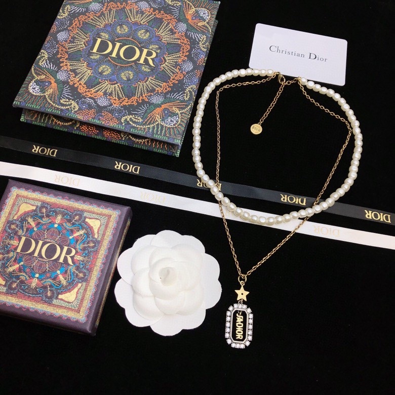 Dior necklace