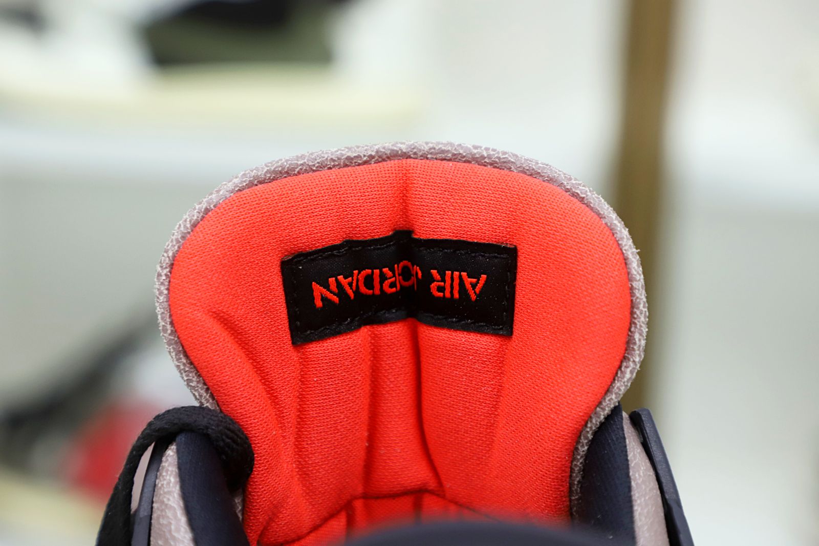 AIR JORDAN 4 RETRO TAUPE HAZE