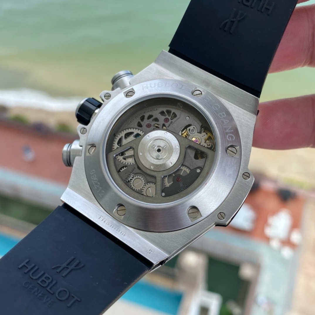 Hublot-BigBang Big Bang Element Material Chronograph