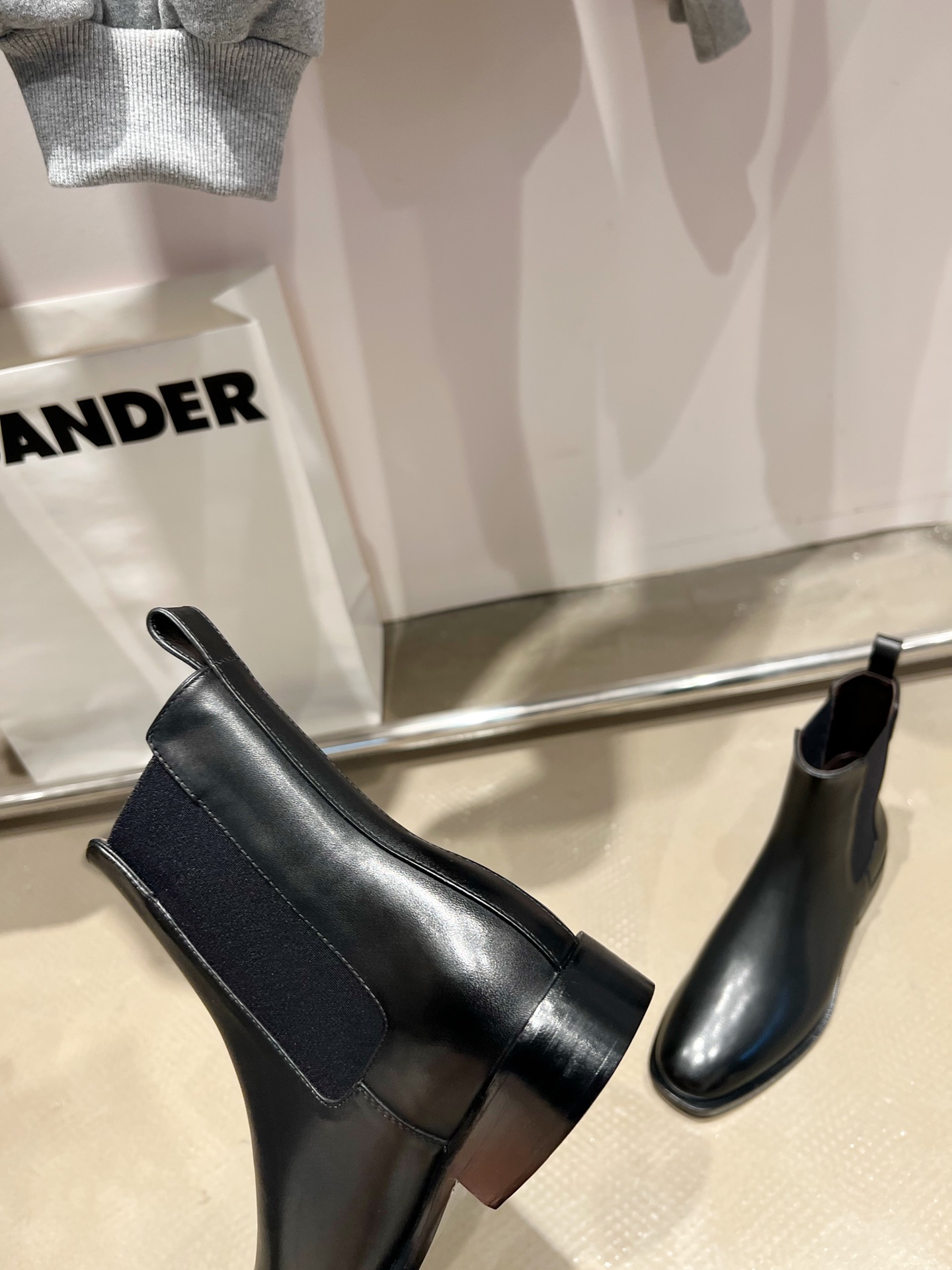 𝐓𝐇𝐄 𝐑𝐎𝐖｜𝟐𝟎𝟐𝟐/𝐒𝐒 𝐧𝐞𝐰 Top version Chelsea boots Simple and fashionable Original open model outsole