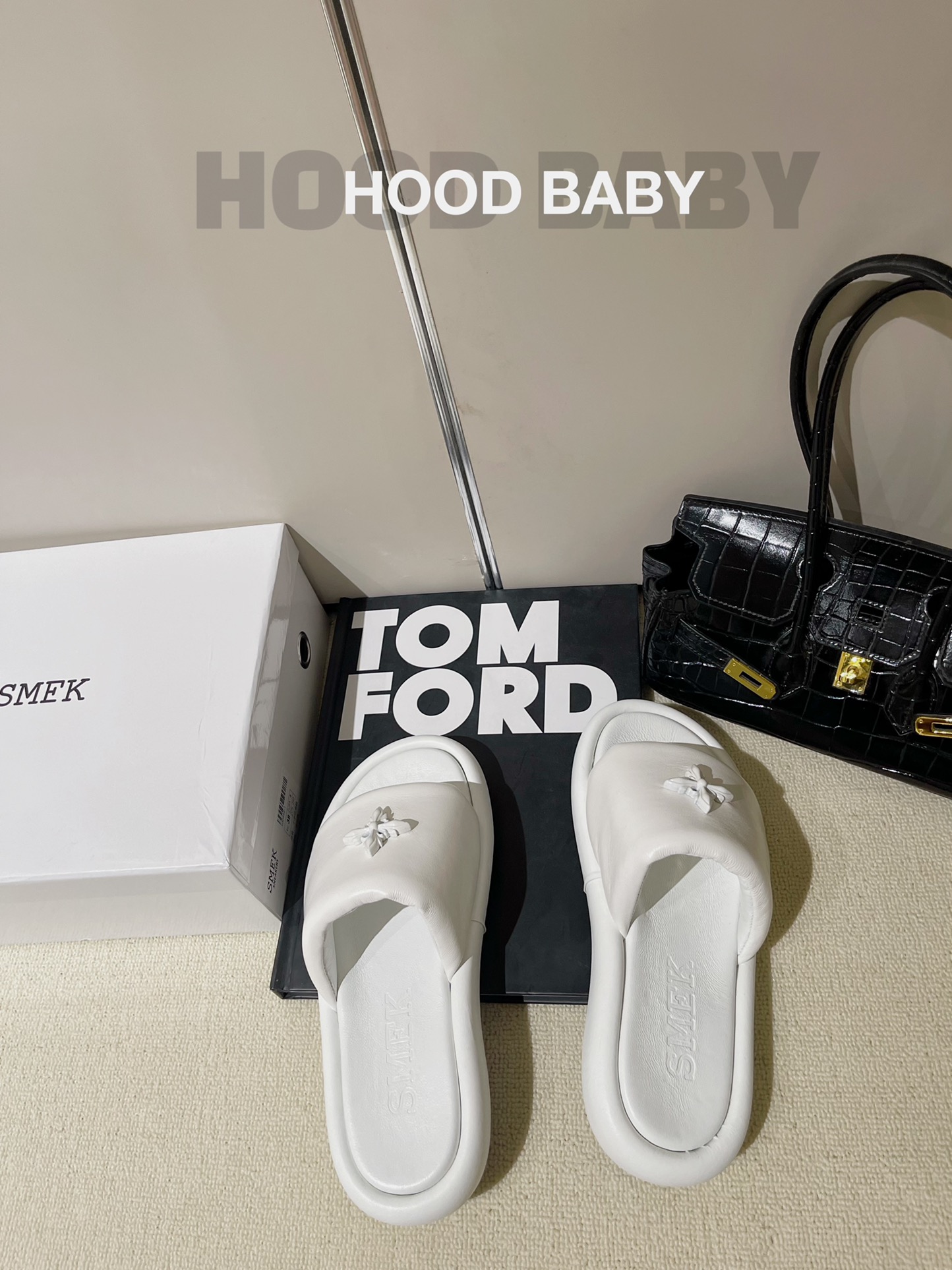 𝐒𝐌𝐅𝐊 ｜𝟐𝟎𝟐𝟐/𝐒𝐒𝐒 𝐧𝐞𝐰 SMFK new cross series thick-soled bread slippers