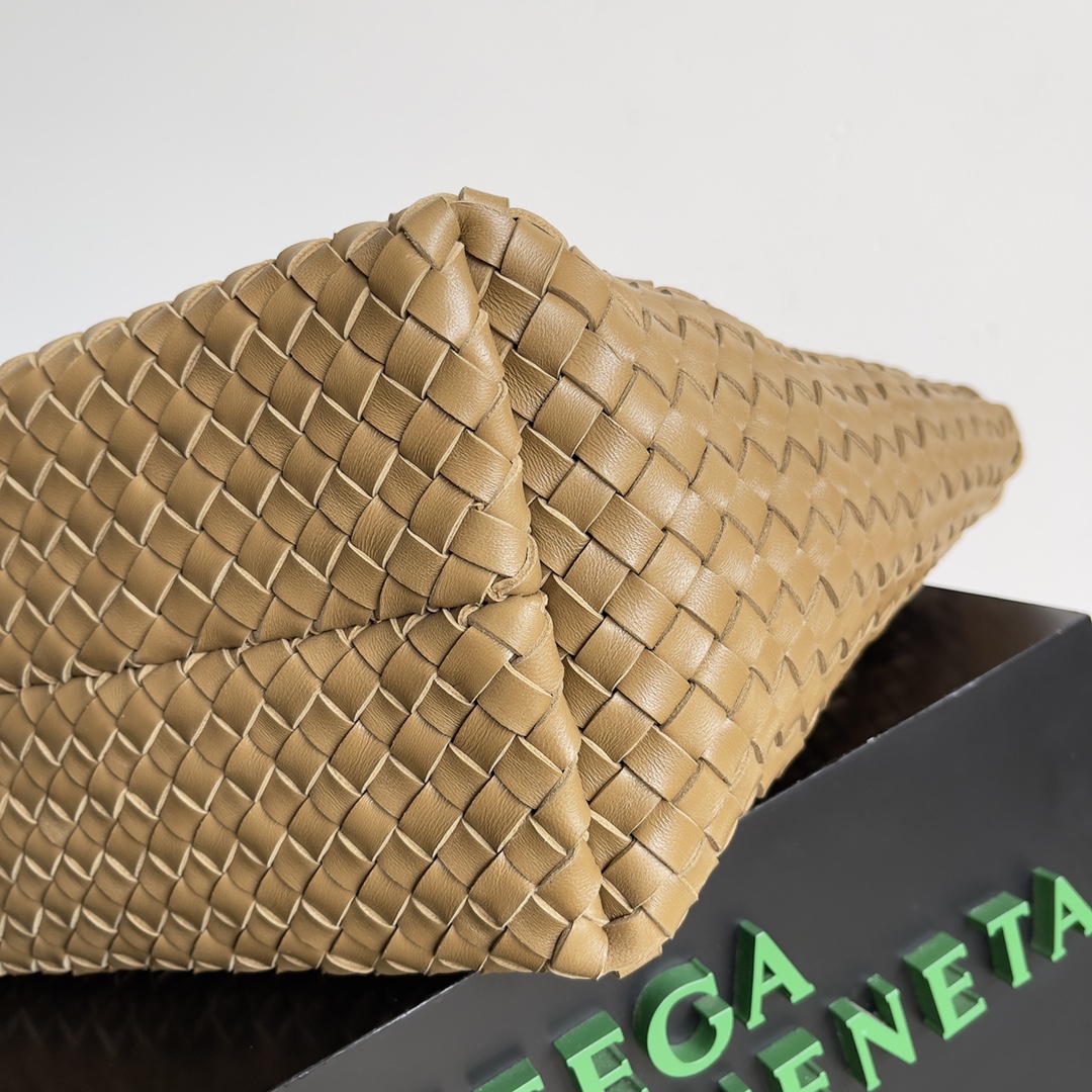 Bottega Veneta bv vegetable basket medium mustard green #608810