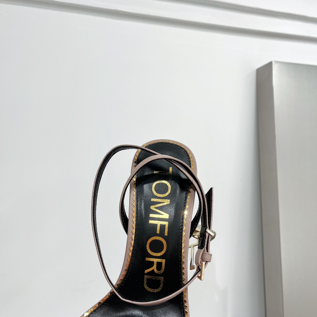𝒕𝒐𝒎𝒇𝒐𝒓𝒅 𝟐𝟎𝟐𝟐/𝐒𝐒 𝐧𝐞𝐰 TF Tom Ford Gold Heel Padlock Sandals