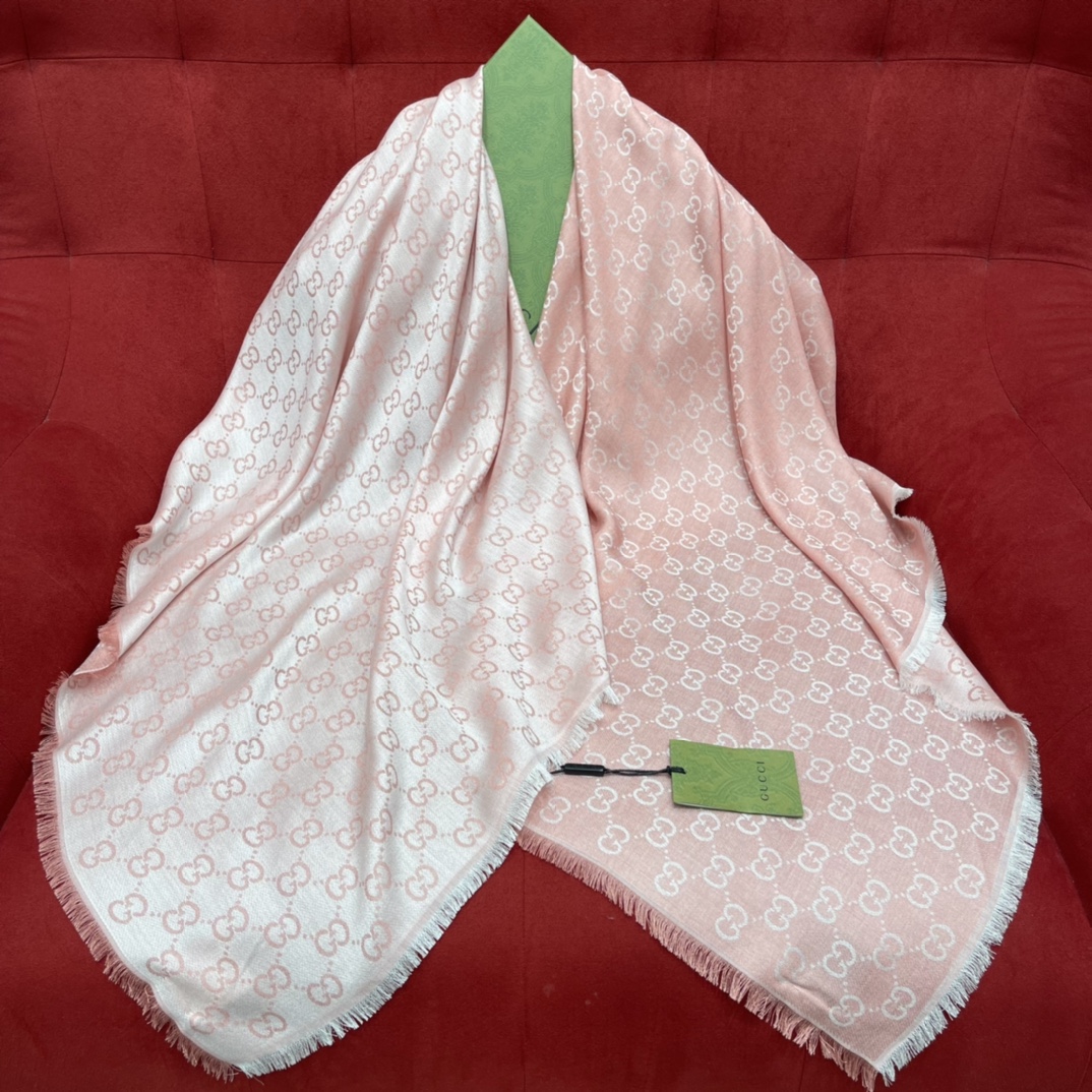 GUCCI Neck Shawl 80% wool ➕ 20% silk