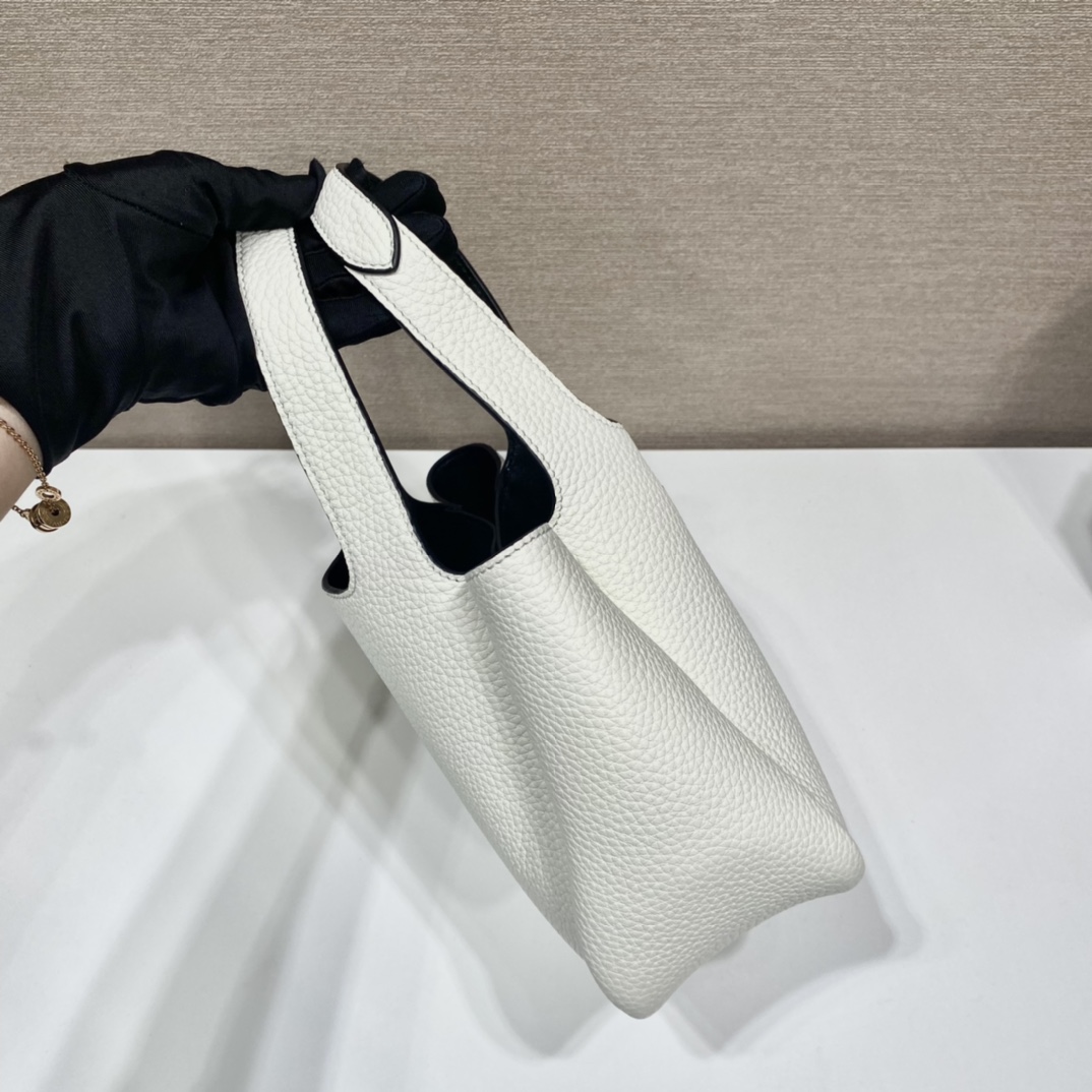 𝐏𝐑𝐀𝐃𝐀 mini vegetable basket 1BA349