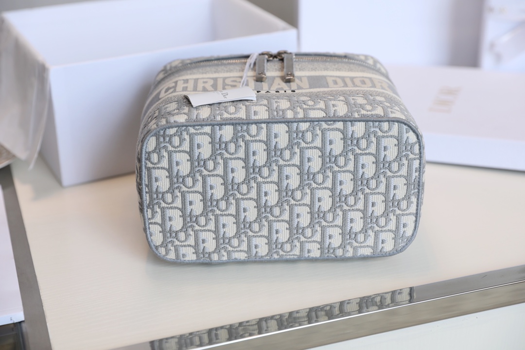 DIOR TRAVEL VANITY Cosmetic Bag