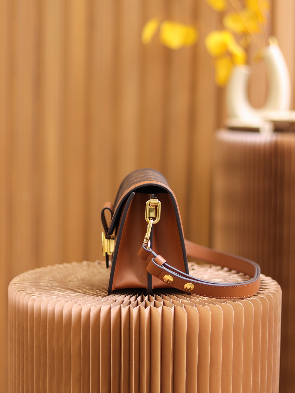 Louis Vuitton𝘿𝘼𝙐𝙋𝙃𝙄𝙉𝙀 Daphne M44580