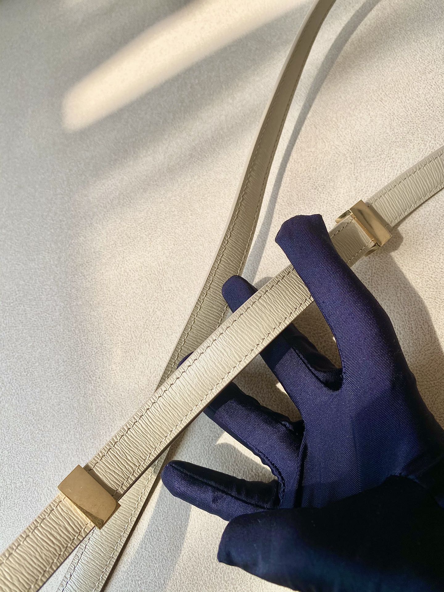 𝐂𝐞𝐥𝐢𝐧𝐞 Box Teen bag in polished calfskin