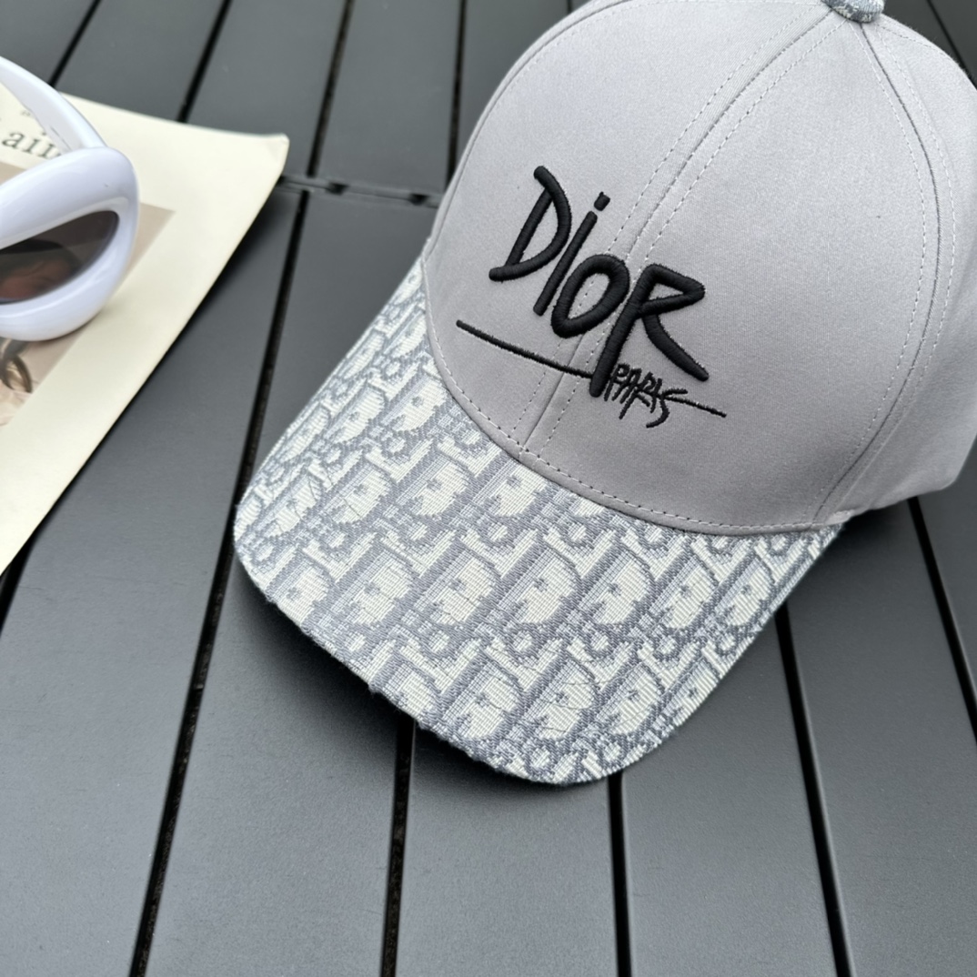 Dior new embroidered letters canvas baseball cap head circumference: 57cm