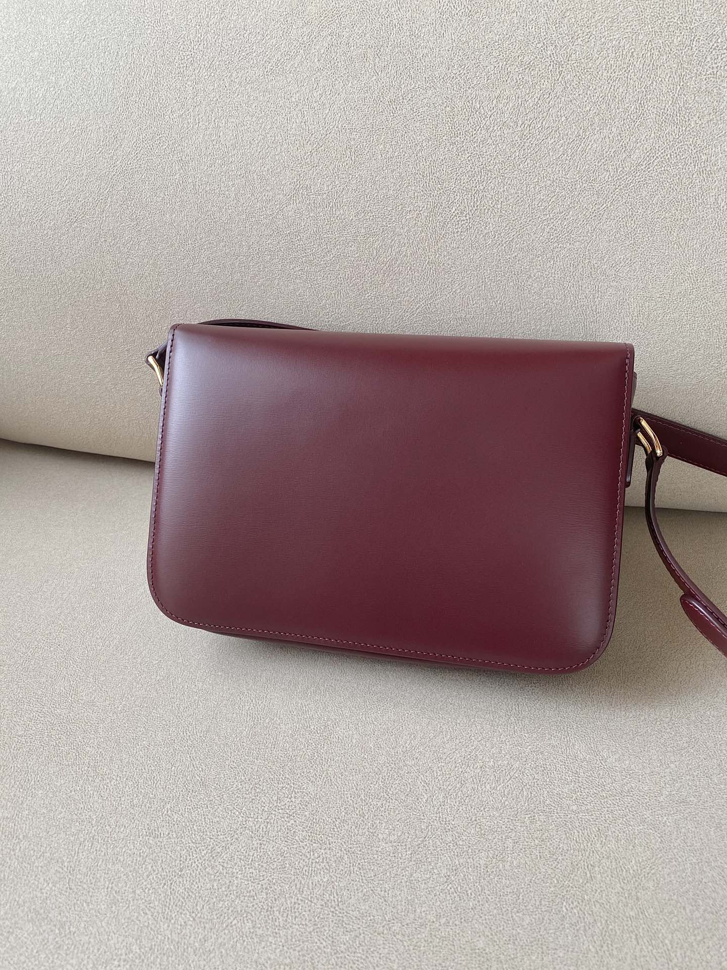 𝐂𝐞𝐥𝐢𝐧𝐞 Triomphe Medium 22.5cm