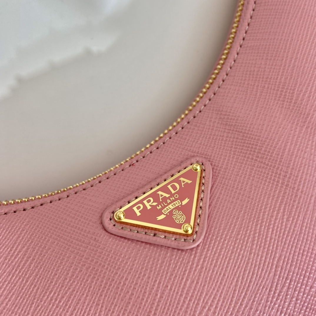 𝐏𝐑𝐀𝐃𝐀 1BC204B Hand Carry Underarm Bag