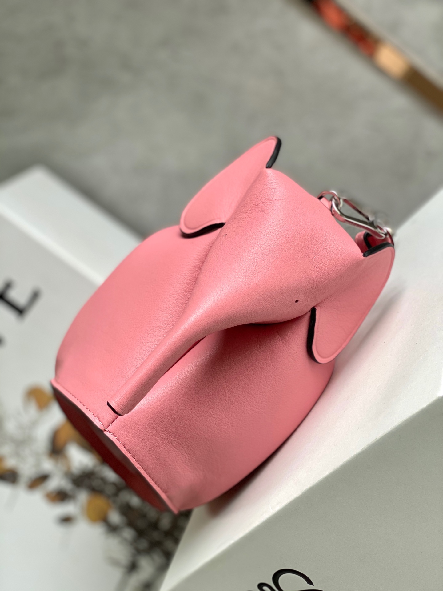 LOEWE Luojia pink elephant 🐘 shoulder bag