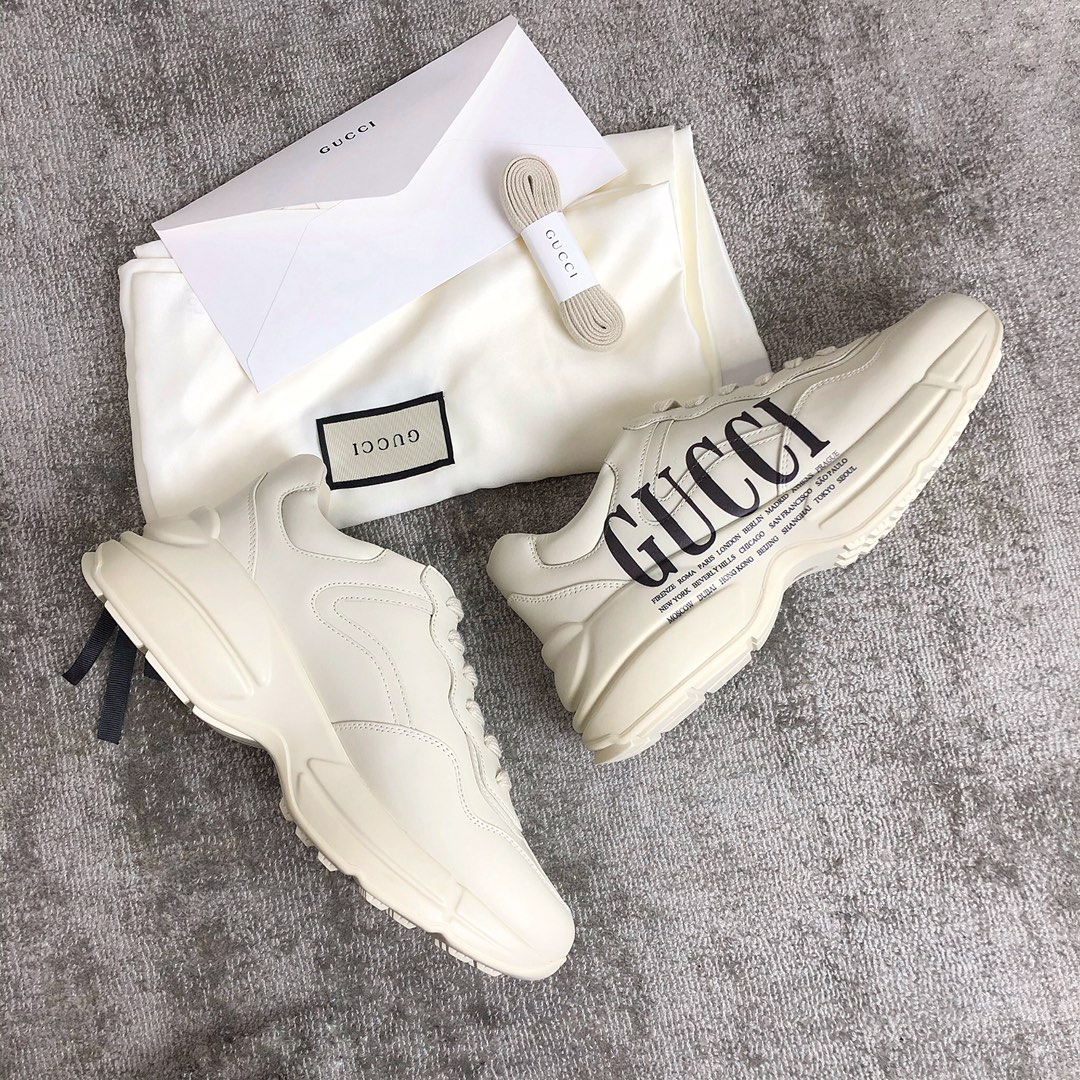 Gucci Pops This collection has a lot of flora and fauna elements Original material