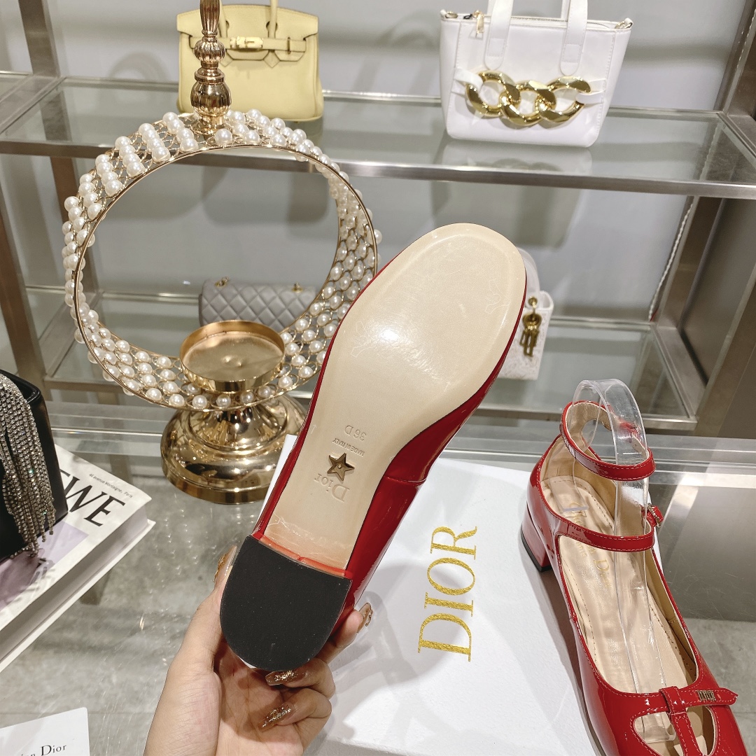 DIOR Retro Fashion Hollow Double Buckle Chunky Heel Mary Jane Shoes 3.5cm Big Red