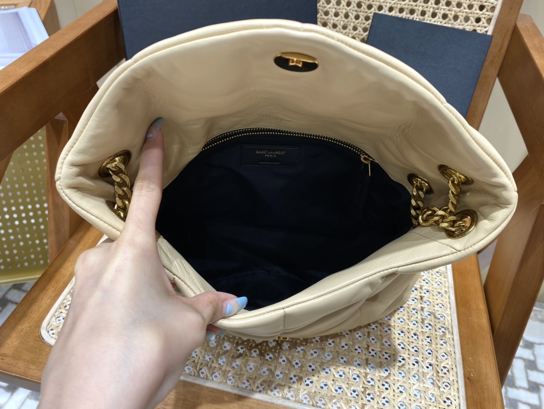 SAINT LAURENT #𝙇𝙤𝙪𝙇𝙤𝙪 𝙥𝙪𝙛𝙛𝙚𝙧#57747(large gold buckle)