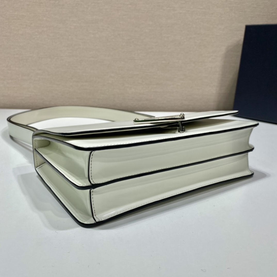 𝐏𝐑𝐀𝐃𝐀 New crossbody 1BD321