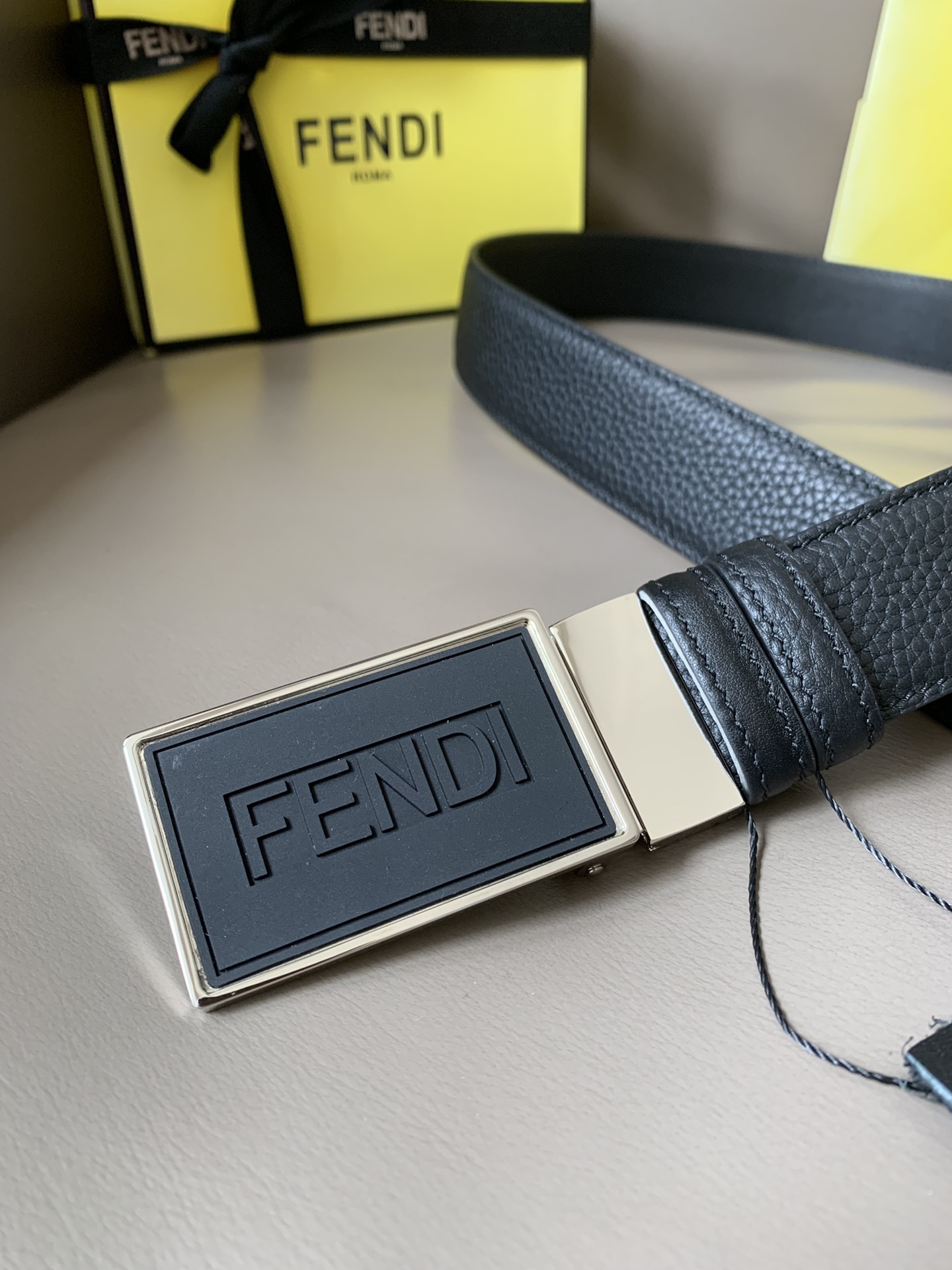 FENDI men's casual reversible belt