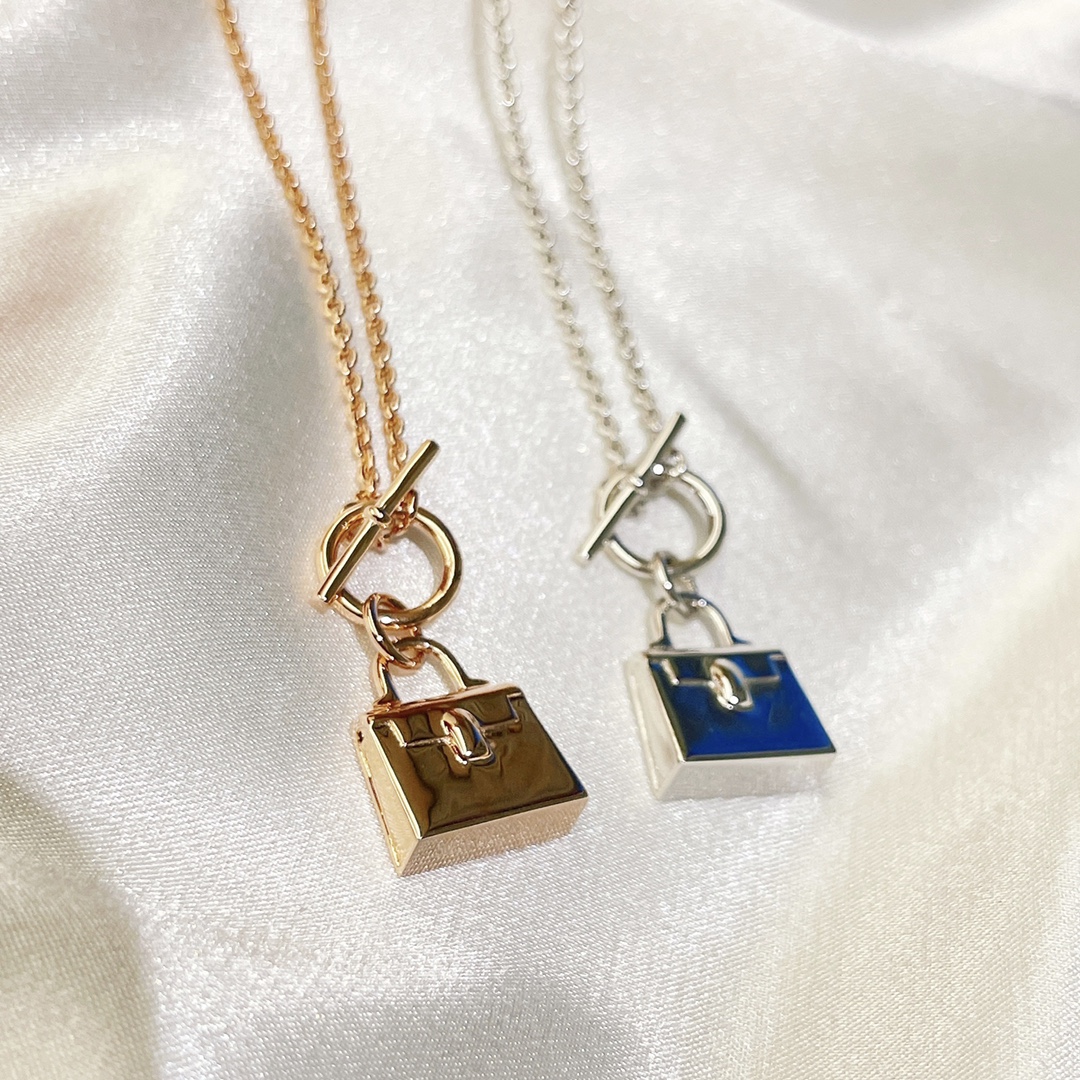 Hermes necklace