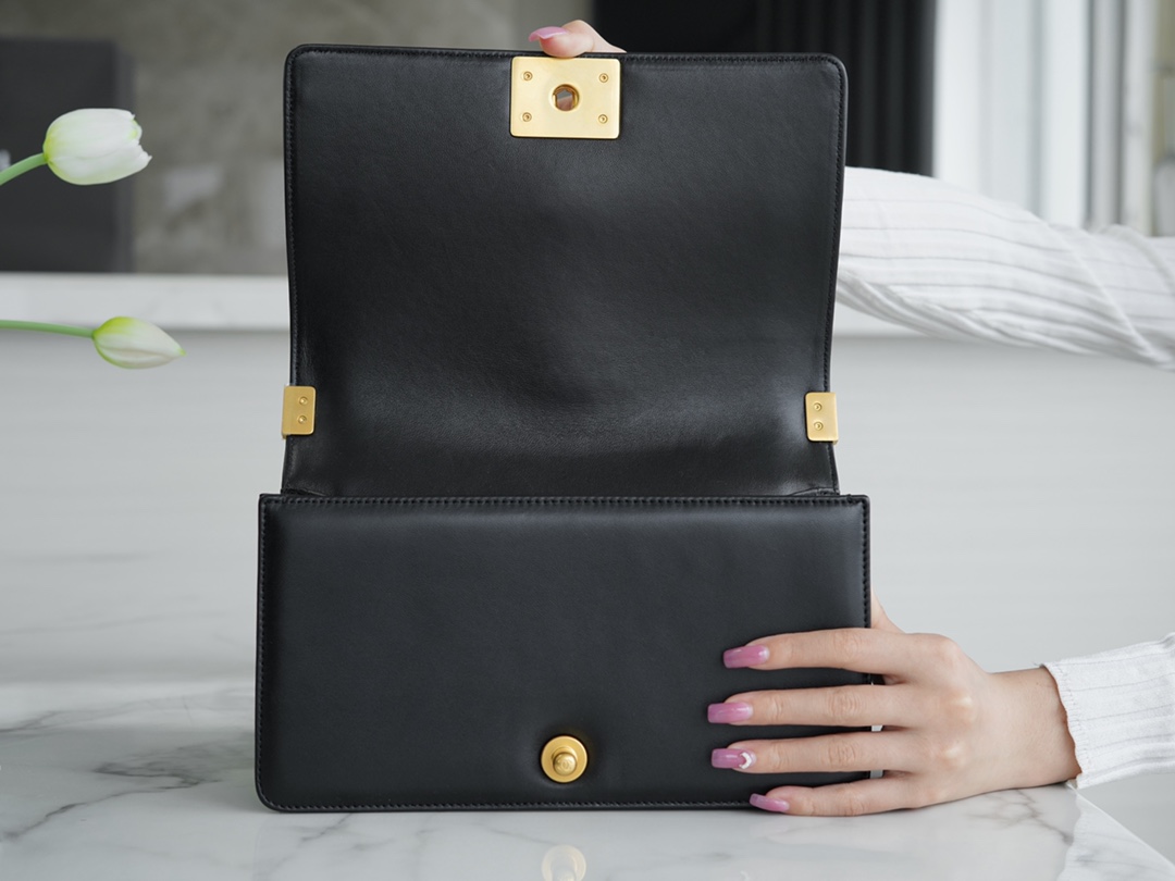 𝗖𝗵𝗮𝗻𝗲𝗹 𝗟𝗲𝗯𝗼 𝘆Italy 🇮🇹GR original lambskin：Medium Black Gold