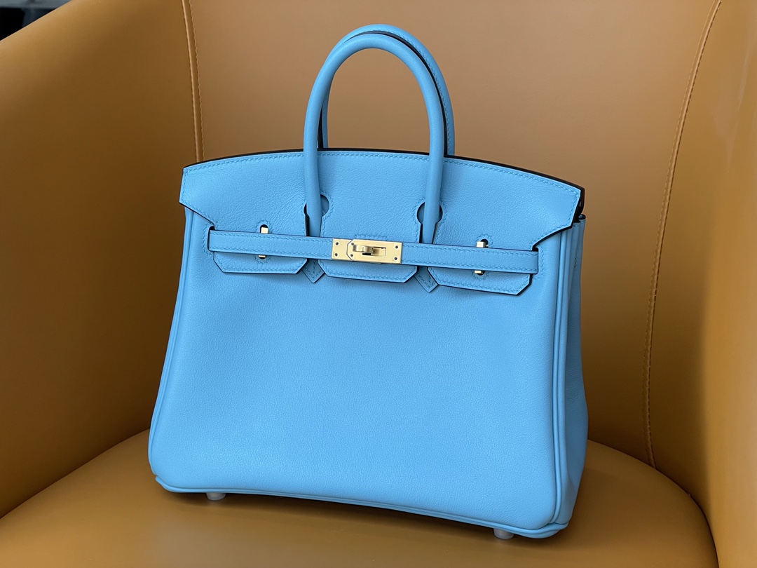 Birkin 25/30 Northern Blue swift Leather Gold Buckle