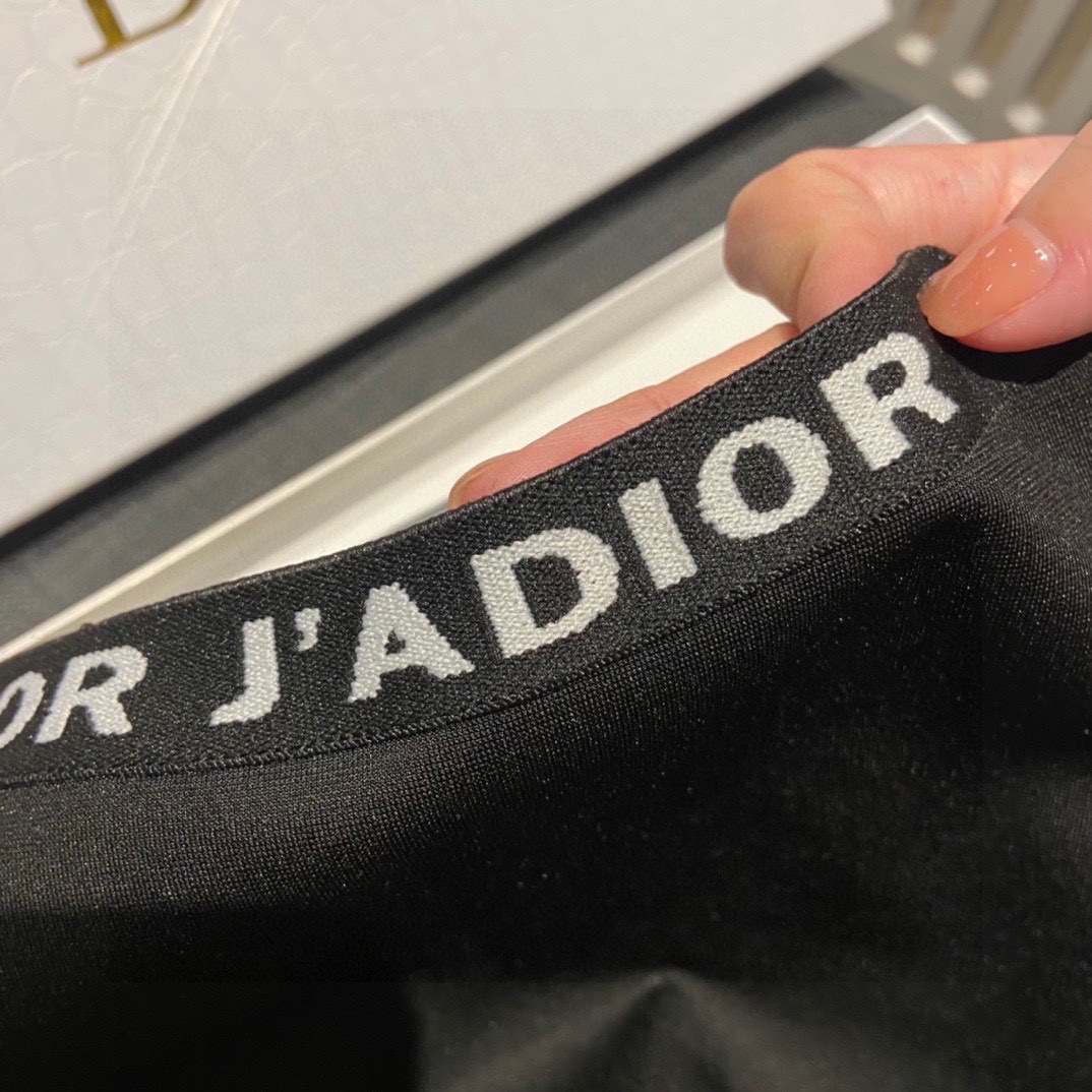 Dior's new hot style bikini split swimsuit