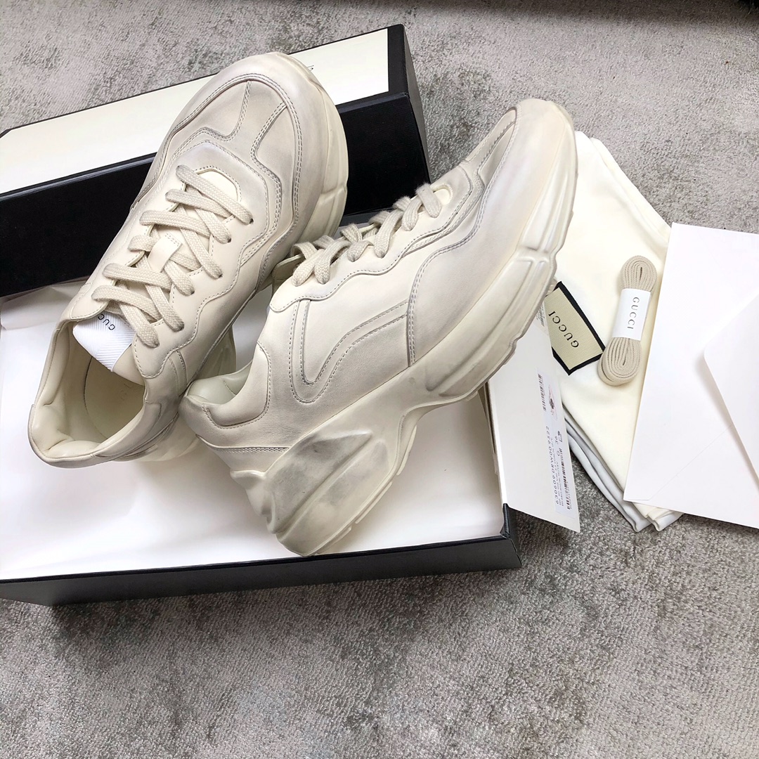 Gucci Pops This collection has a lot of flora and fauna elements Original material