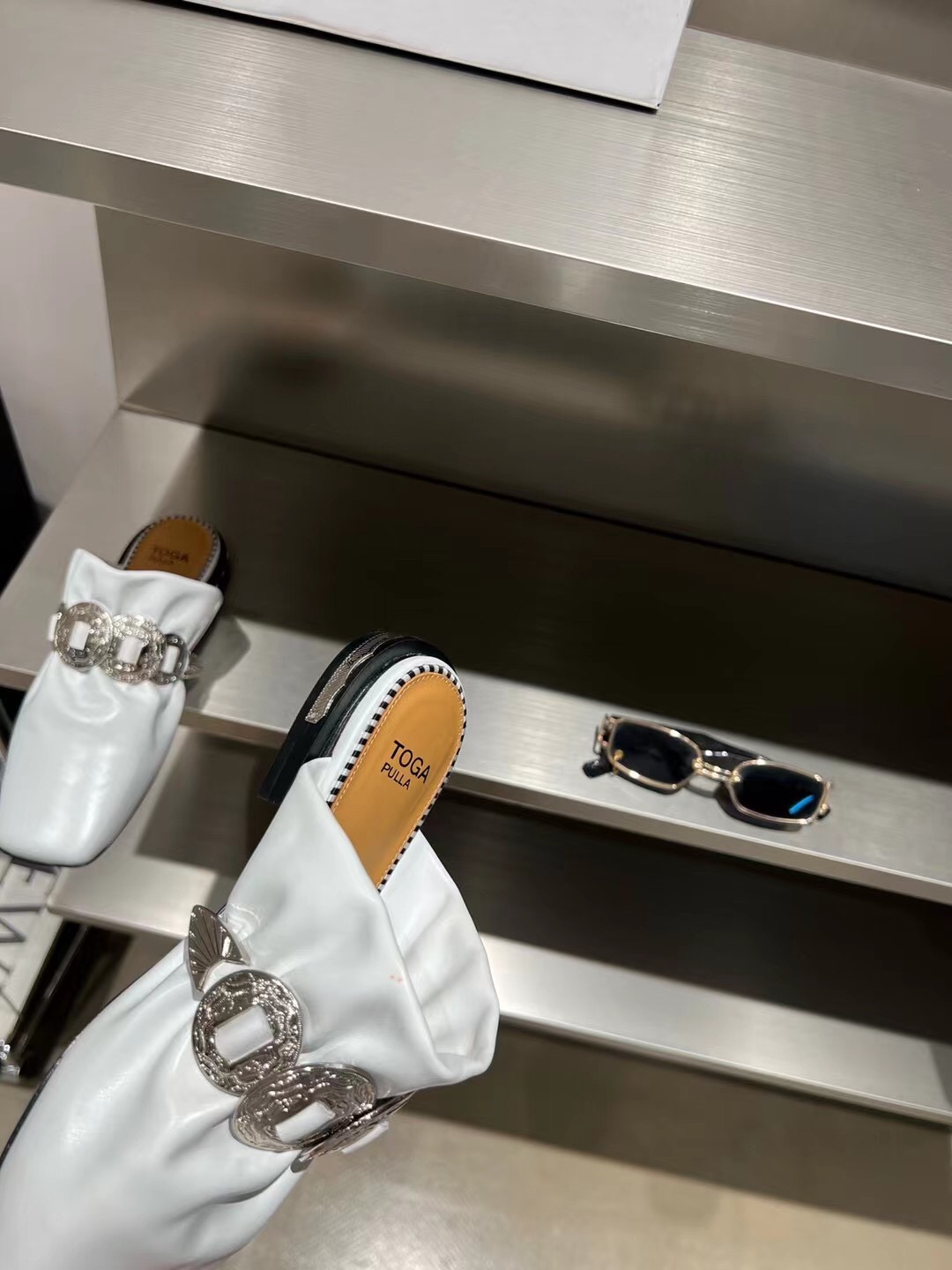 𝐓𝐨𝐠𝐚 𝐏𝐮𝐥𝐥𝐚 ｜𝟐𝟎𝟐𝟐/𝐒𝐒 𝐧𝐞𝐰 Exclusive quality toga pulla 2022/aw mullet slippers