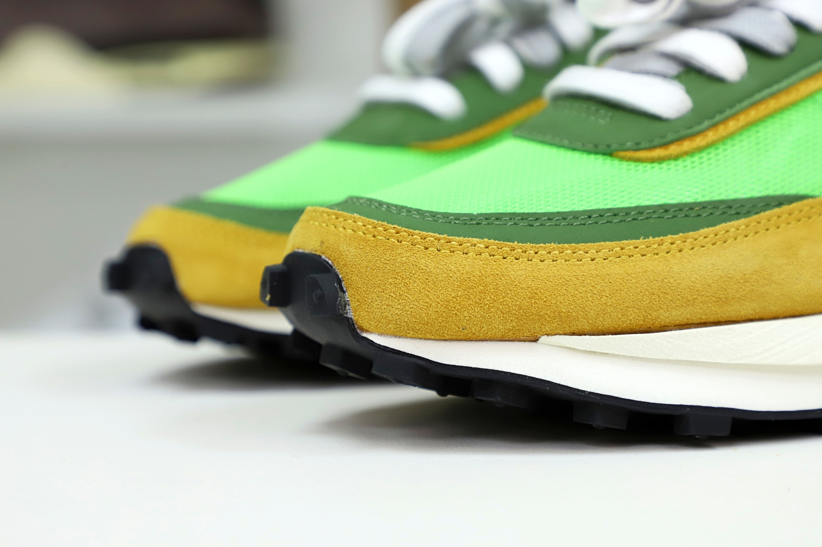 SACAI X LDWAFFLE GREEN GUSTO