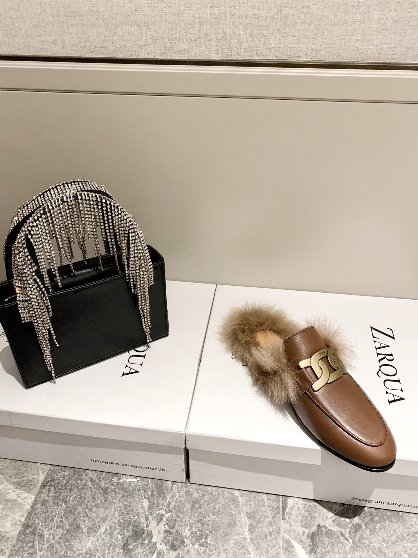 TOD'S 𝙏𝙊𝘿𝙎 2020 autumn and winter new hairy slippers on the new a pair of so fashionable hairy slippers