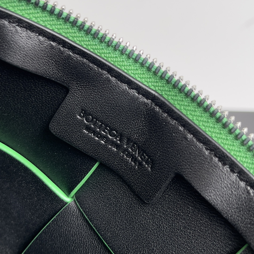 Bottega Veneta BV Men's Camera Bag Parrot Green with Black #730027