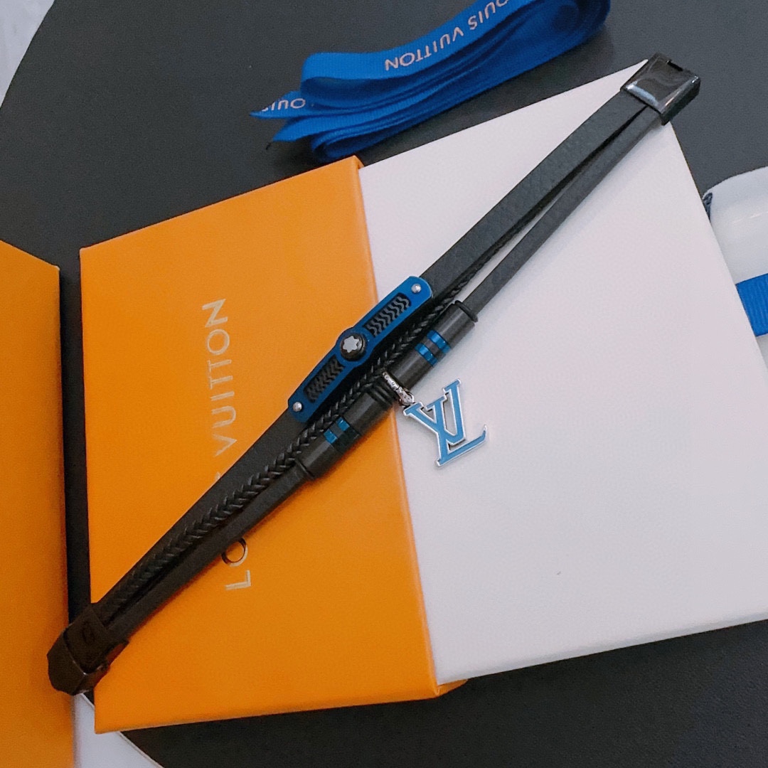 Louis Vuitton cowhide cord bracelet, same style as the couple