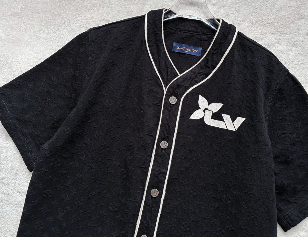 Louis Vuitton...New full flower black denim short-sleeved baseball uniform