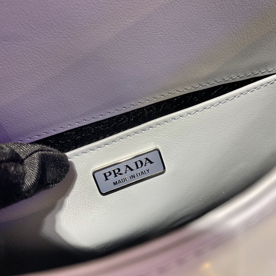 𝐏𝐑𝐀𝐃𝐀 Large flap w/ double shoulder strap 1BD303