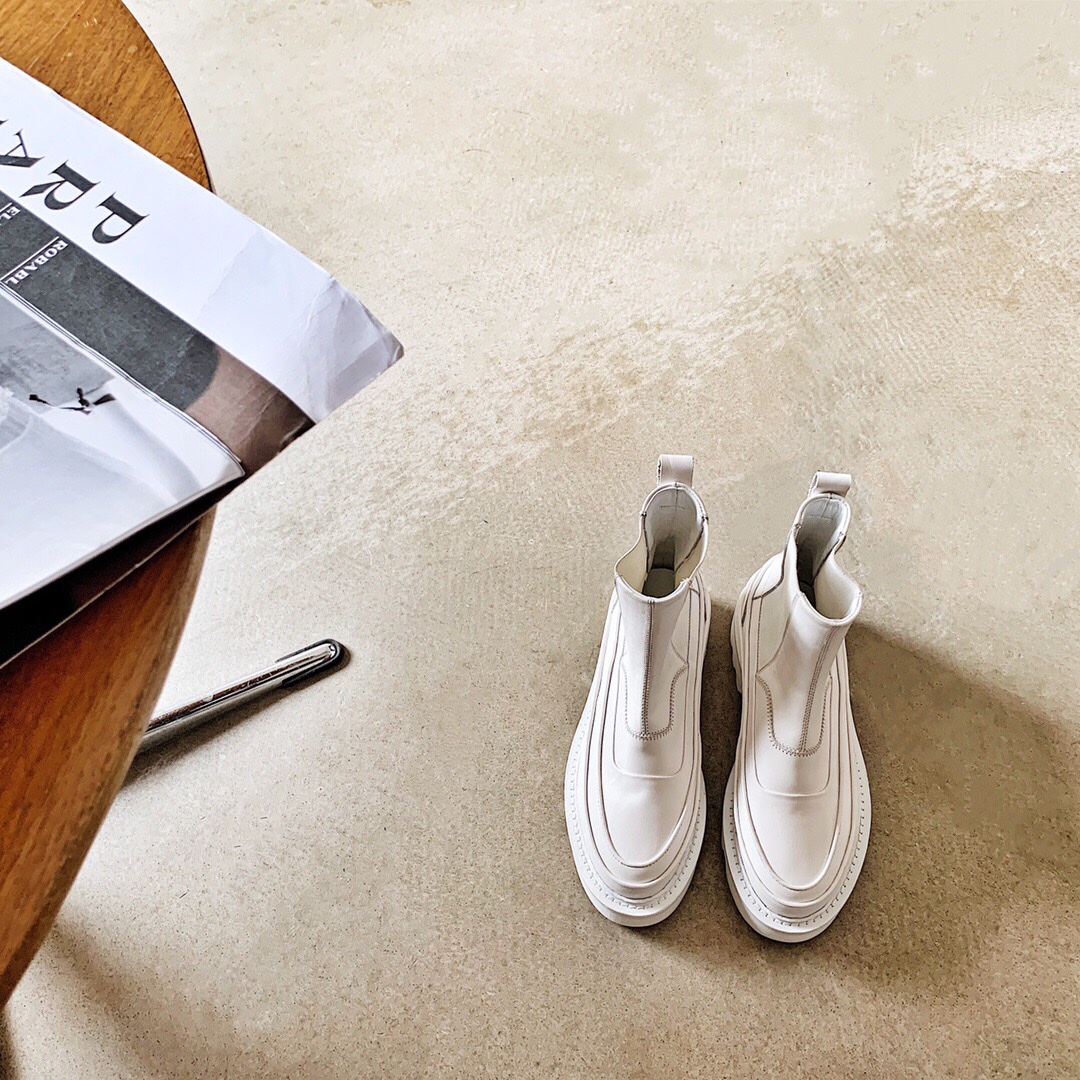 ROMBAUT | 𝟐𝟎𝟐𝟏/𝐒𝐒 𝐧𝐞𝐰 intricate handmade, custom original cowhide upper sheepskin lining