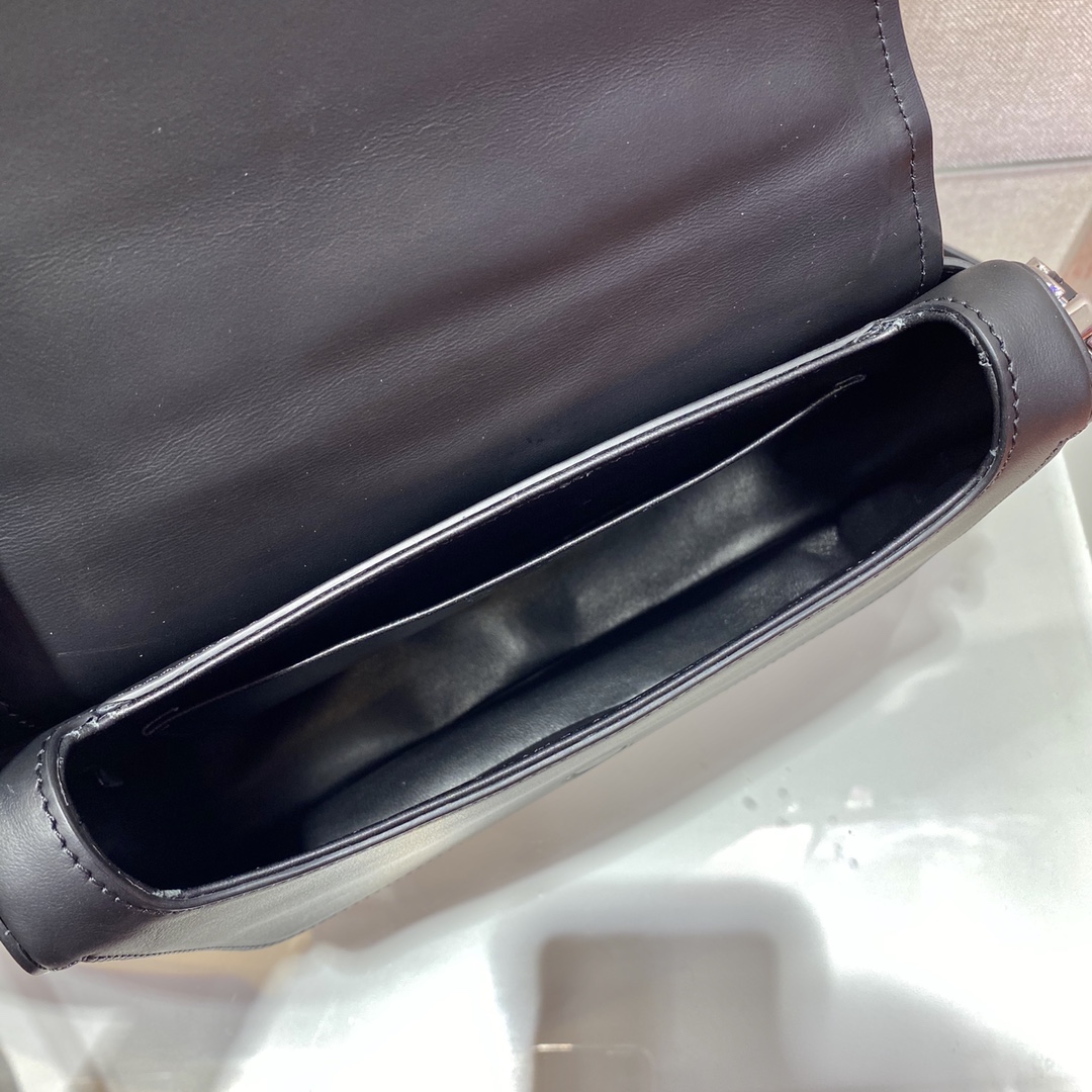 𝐏𝐑𝐀𝐃𝐀 New Women's Bag 1BD283