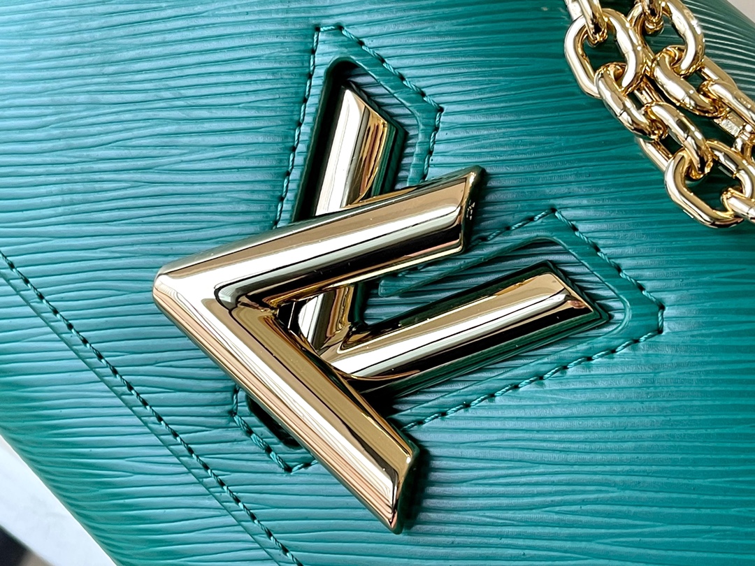 𝐋𝐎𝐔𝐈𝐒 𝐕𝐔𝐈𝐓𝐓𝐎𝐍    M21649