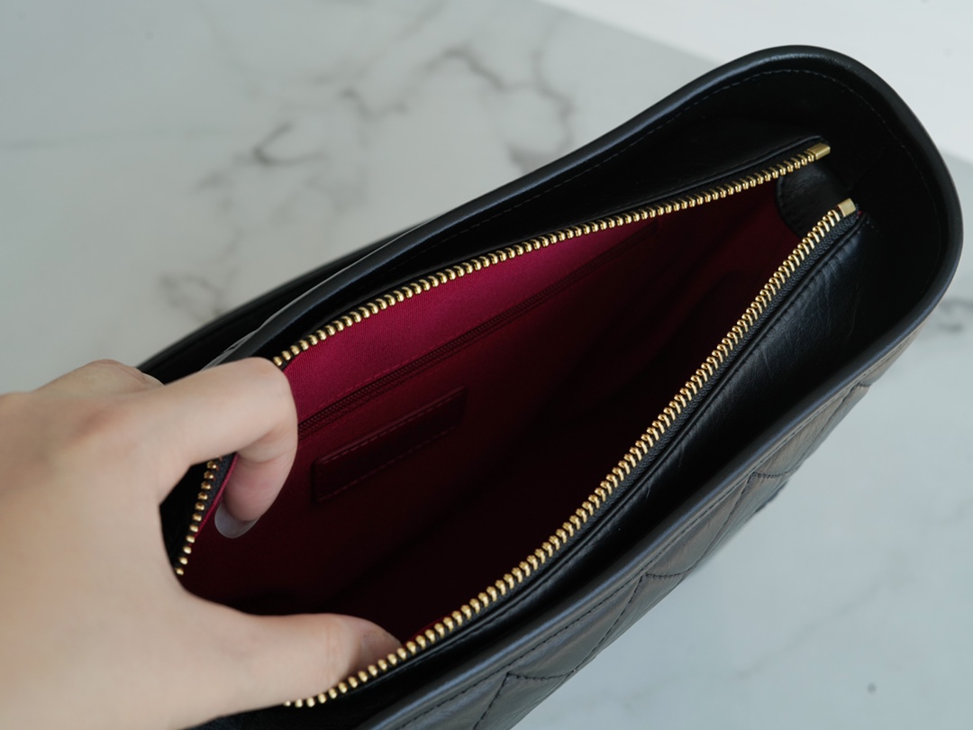 𝗖𝗵𝗮𝗻𝗲𝗹𝗚𝗮𝗯𝗿𝗶𝗲𝗹𝗲❥⼵ New style stray bag Italy 🇮🇹 Montebello original cowhide: medium black