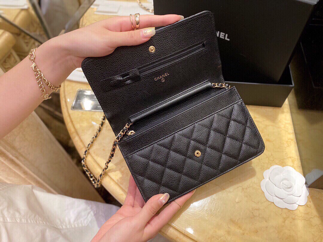 CHANEL 𝑾𝒐𝒄 Fat Choi bag (pressed version) leather black ox gold