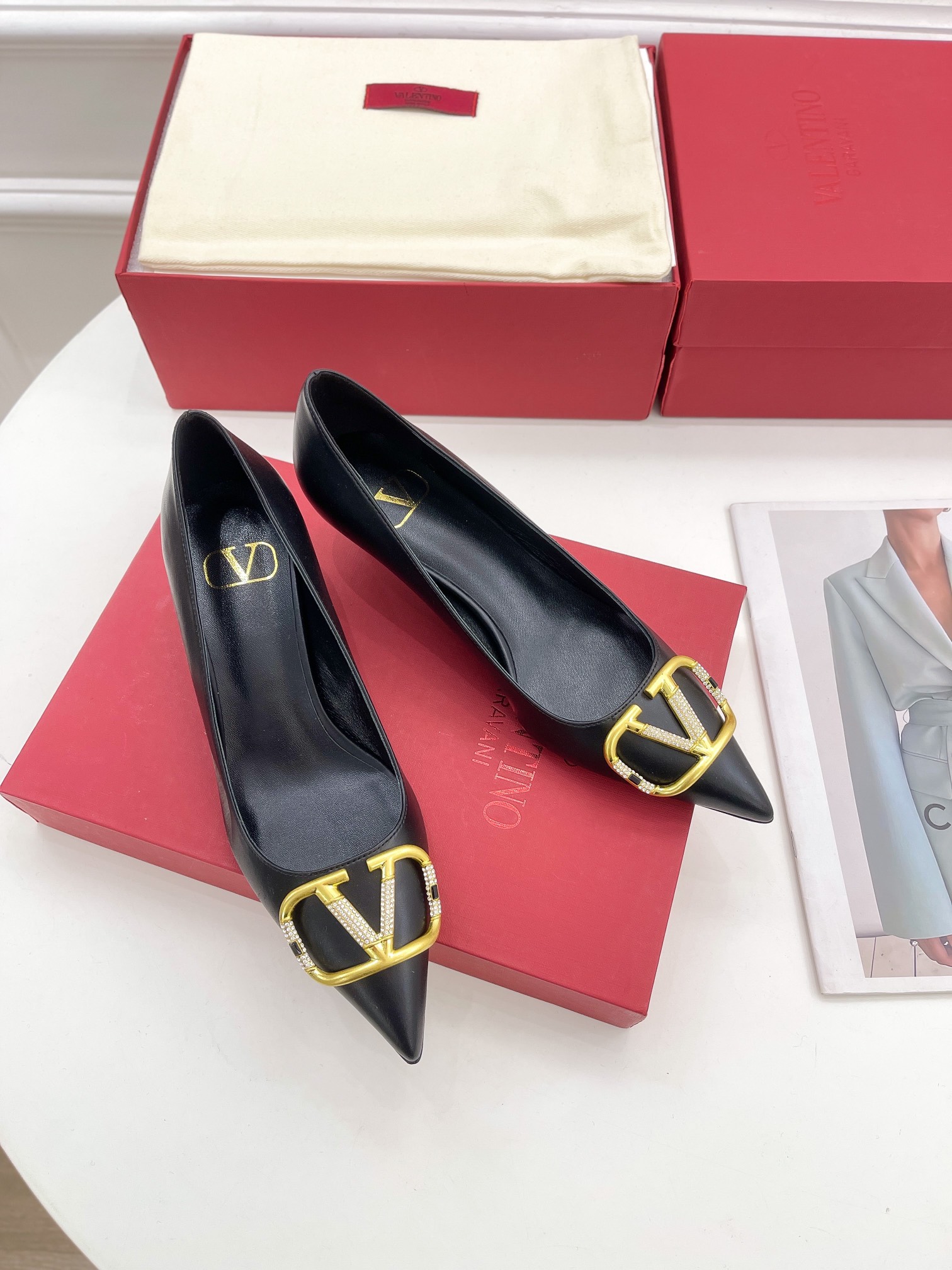 【Valentino】𝟐𝟎𝟐𝟏/𝐒𝐒 𝐧𝐞𝐰 Valentino 2022 spring and summer new large V diamond buckle high heels on the new