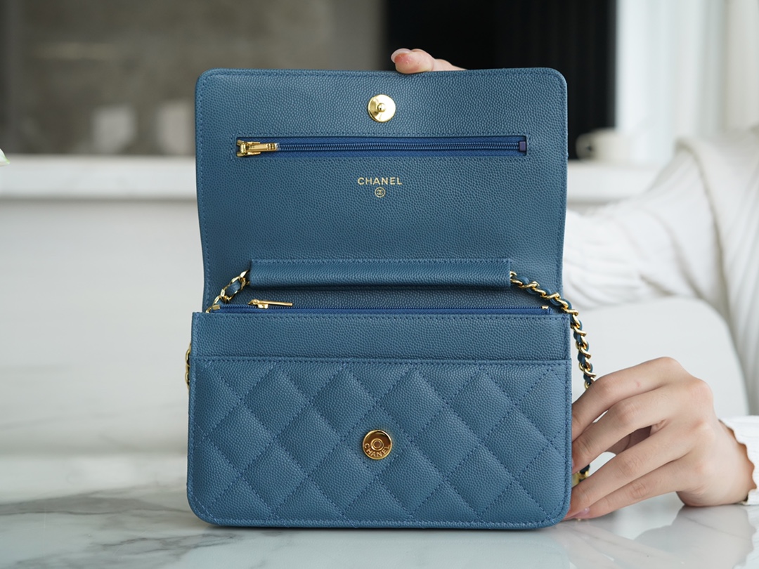 Chanel 𝑾𝒐𝒄 Furry bag entrance classic 𝑾𝒐𝒄𝒄𝒄𝑾𝒐𝒐𝒄 (magnetic buckle) (calfskin) haze blue
