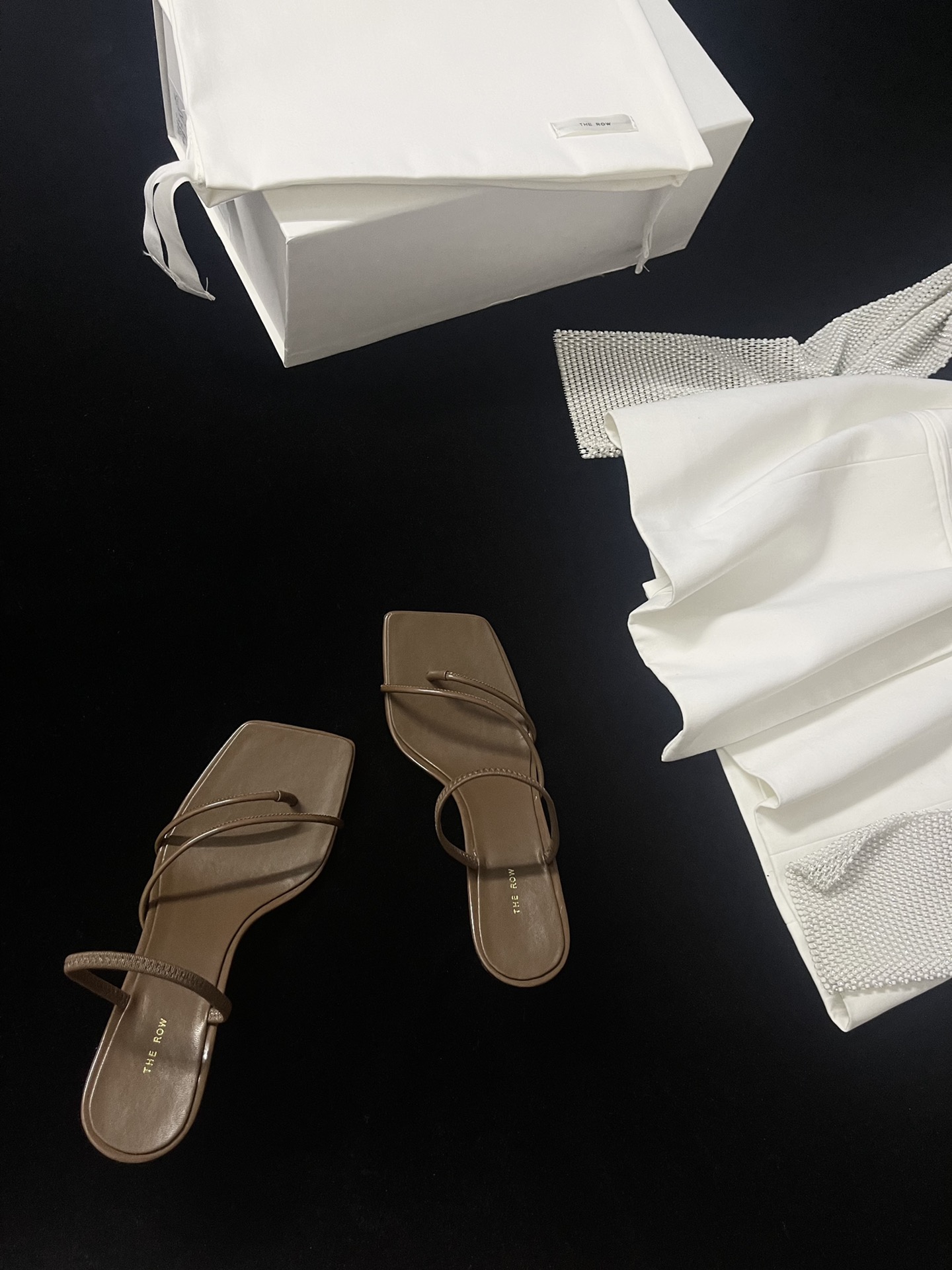 𝐓𝐡𝐞 𝐫𝐨𝐰 ｜𝟐𝟎𝟐𝟑/𝐒𝐒 𝐧𝐞𝐰 Minimalist sandals